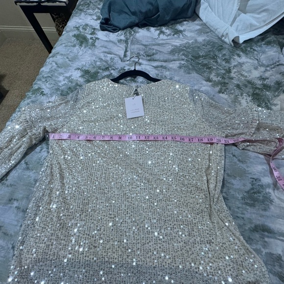 NWT Sz med sequin top - Picture 10 of 14